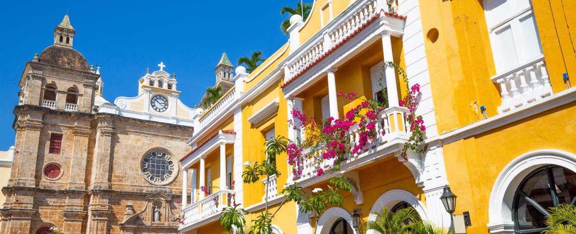 Wander through Cartagena's vibrant colonial Old Town