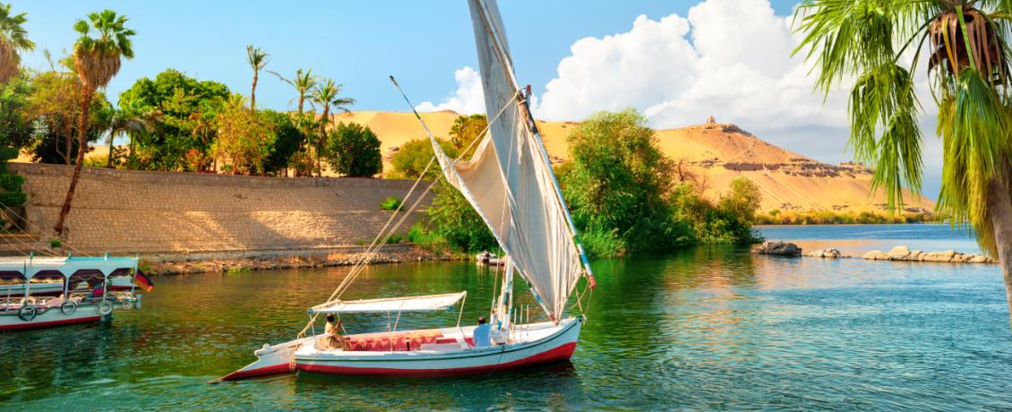 Sail on a traditional felucca